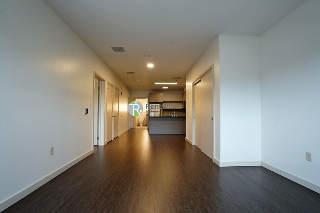 Building Photo - 400 Langley Rd