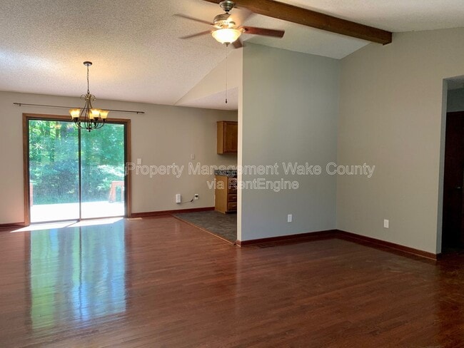 Building Photo - 207 Trillingham Ln