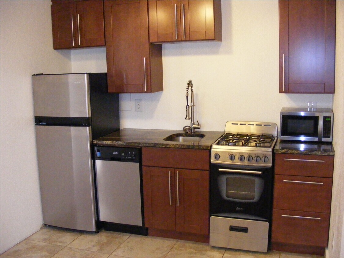 Primary Photo - 111 N Park St