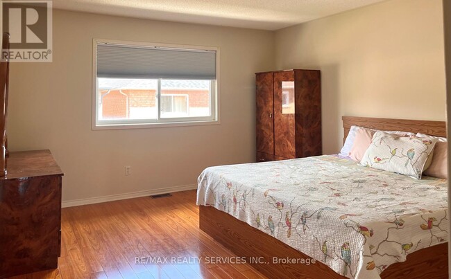 Building Photo - 94 Four Seasons Cir