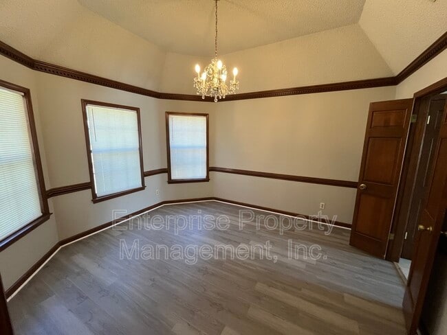 Foto del edificio - 5429 Craigmont Dr