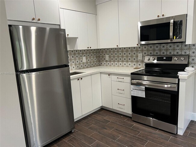 Foto del edificio - 1134 SW 12th Ct