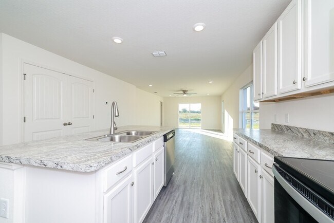 Building Photo - Beautiful Home in Auburndale!