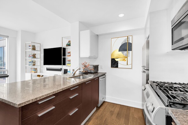 Building Photo - 350 W 42nd St