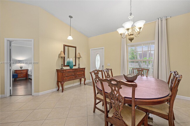 Building Photo - 2450 SW Dalpina Rd