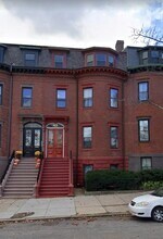 Building Photo - 813 E Broadway
