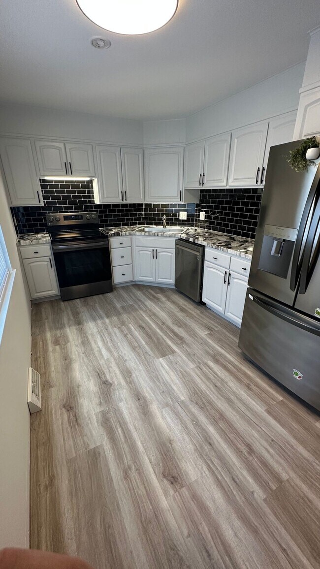 Cocina comedor - 2016 Hale Ct