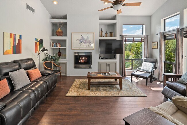Foto del edificio - 155 Beaver Creek Dr
