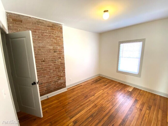 Building Photo - 3 br, 2.5 bath Townhome - 4035 Hubbard