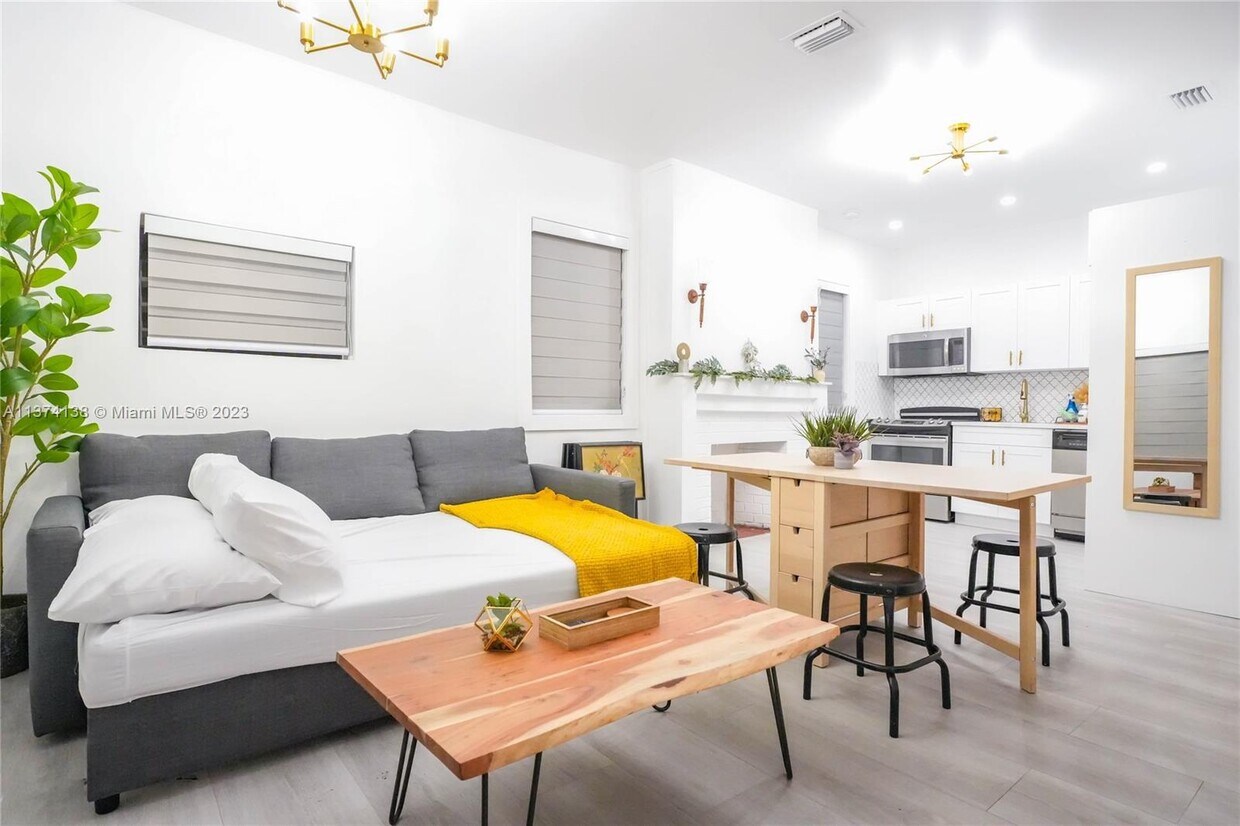 Foto principal - 2757 SW 15th St