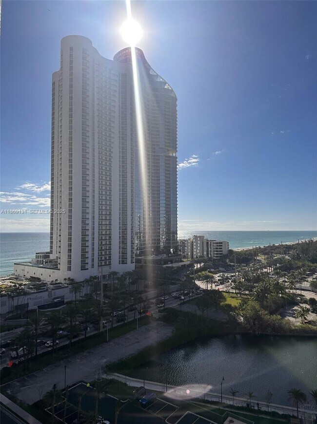 Building Photo - 15811 Collins Ave