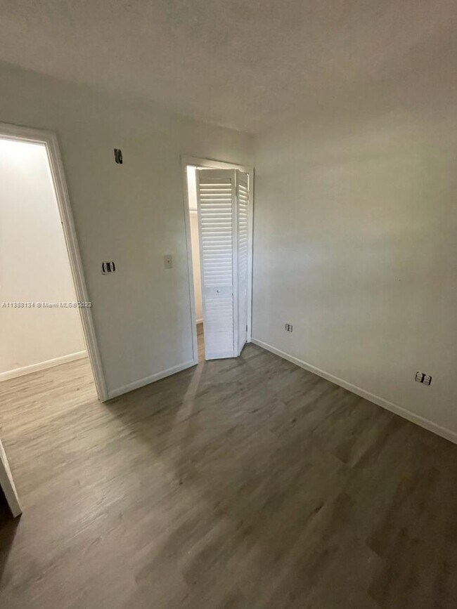 Foto del edificio - 7230 NW 3rd St