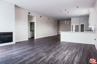 Building Photo - 1431 S Sherbourne Dr