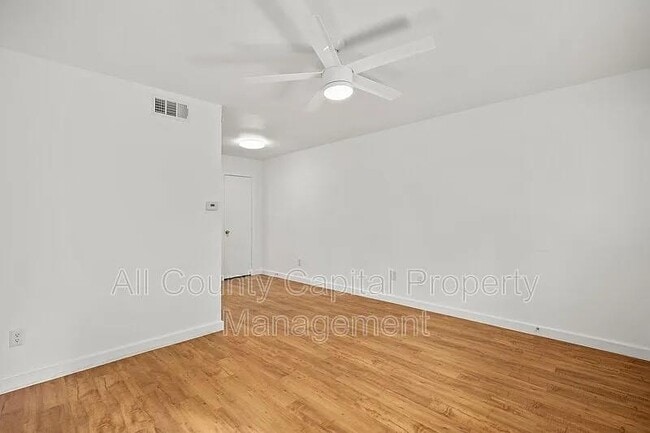 Foto del edificio - 404 W 35th St
