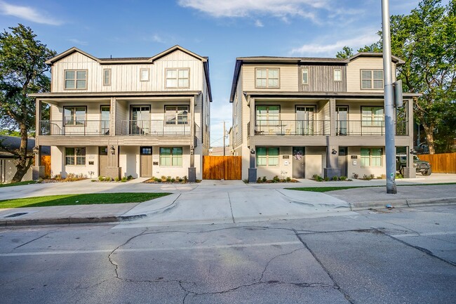 Photo - 2835 Forest Park Blvd Townhome