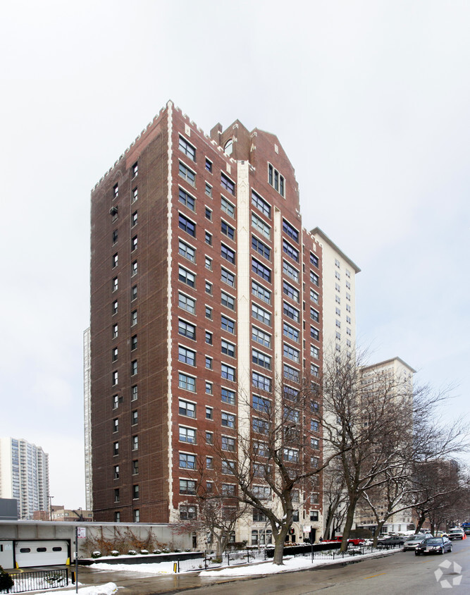 Primary Photo - Lake Shore Towers