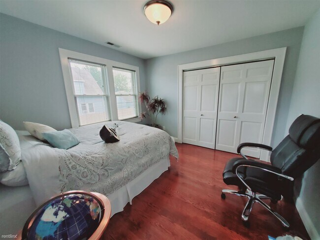 Building Photo - 3 br, 2 bath Condo - 11 Summitt Ave Apt 2