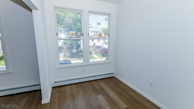 Foto del edificio - 182 Ellery Ave