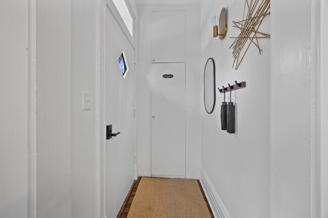 Foto del edificio - 2148 W Belle Plaine Ave