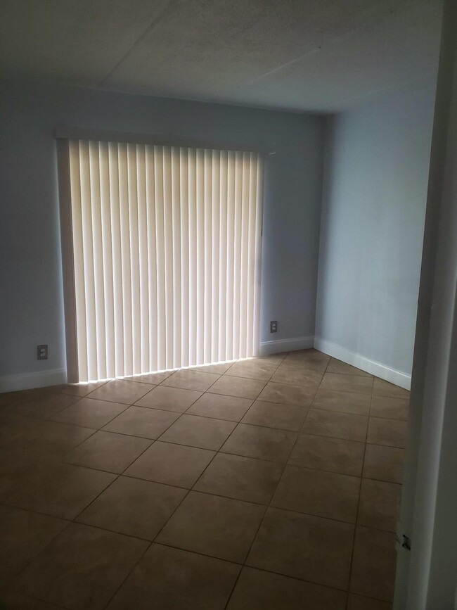 Building Photo - 4500 N Flagler Dr