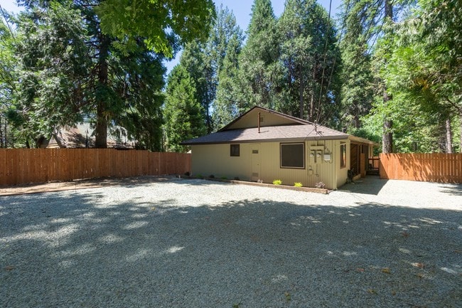 Front parking area - Duplex Backpack Trail