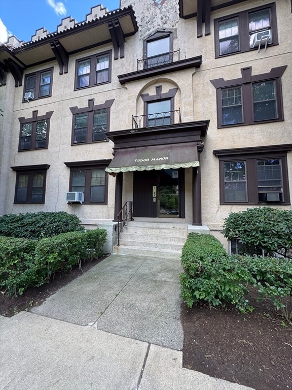 Building Photo - 1718 Commonwealth Ave