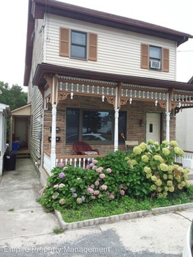 Primary Photo - 422 South St