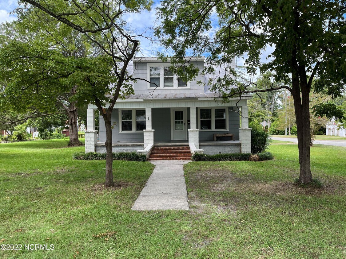 1702 Tryon Rd, New Bern, NC 28560 House Rental in New Bern, NC