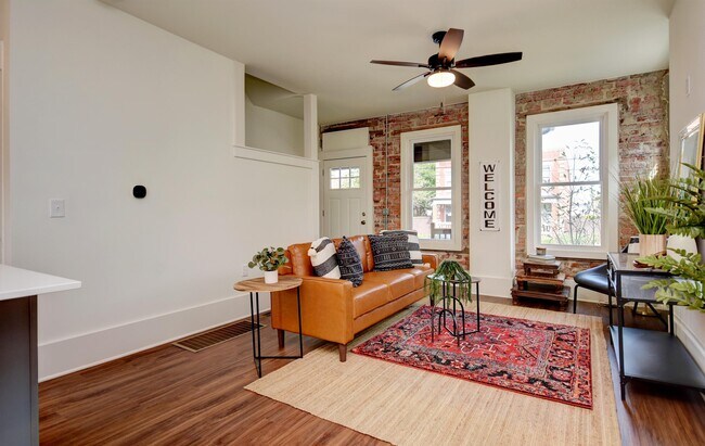 Building Photo - 1304 Parsons Ave