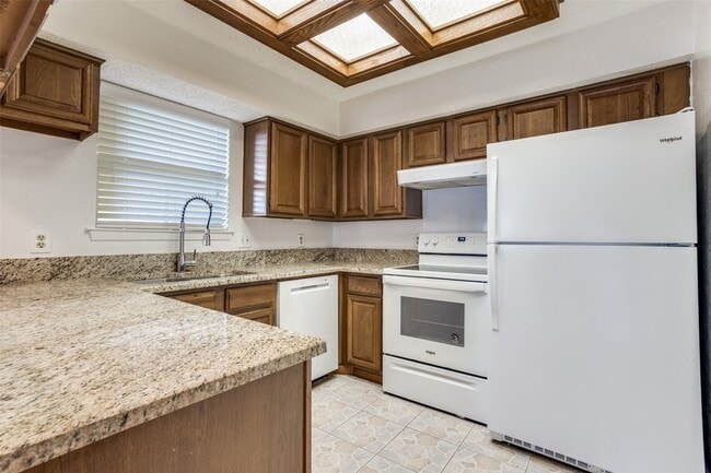 Photo - 3110 Devonshire Dr Apartment