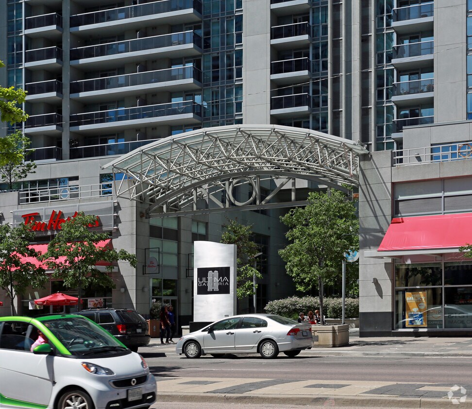 Photo du bâtiment - 4968-4978 Yonge St