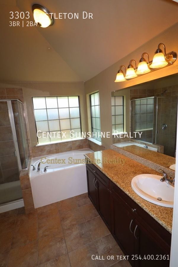 Building Photo - 3303 Castleton Dr