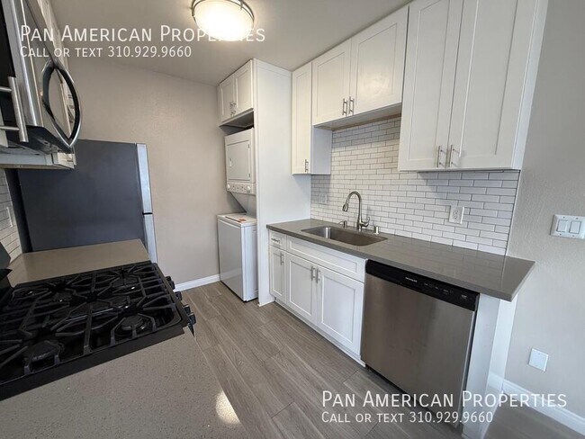 Foto del edificio - 11275 Westminster Ave