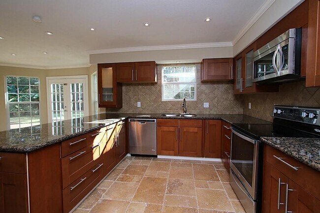 Foto del edificio - 6415 Craigway Rd