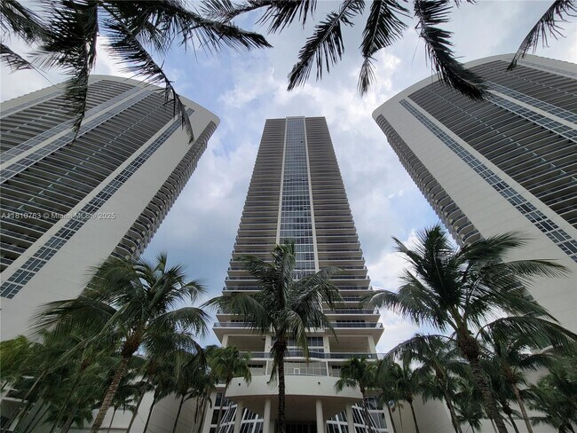 Building Photo - 1830 S Ocean Dr