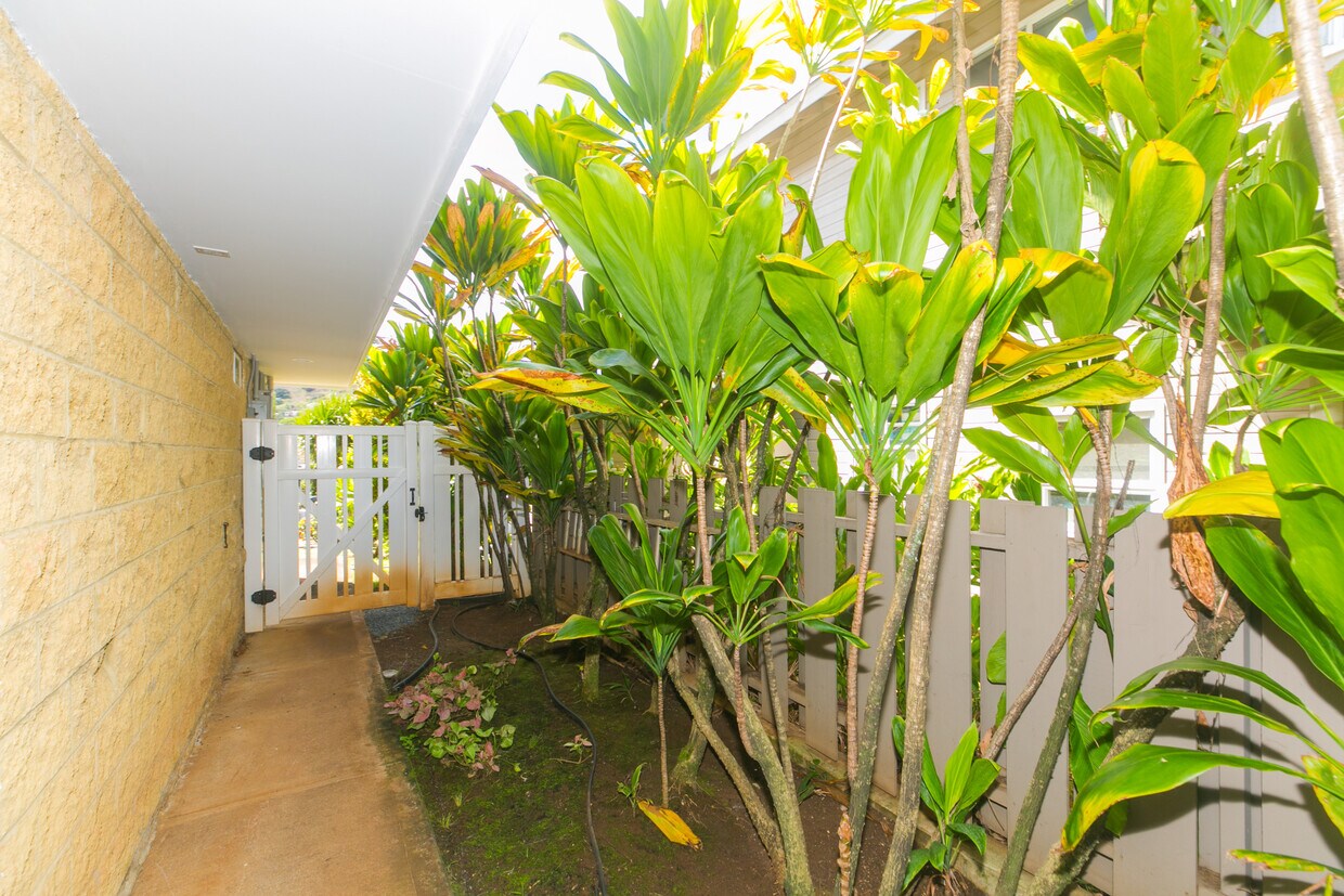 2218 Booth Rd, Honolulu, HI 96813 Townhome Rentals in Honolulu HI