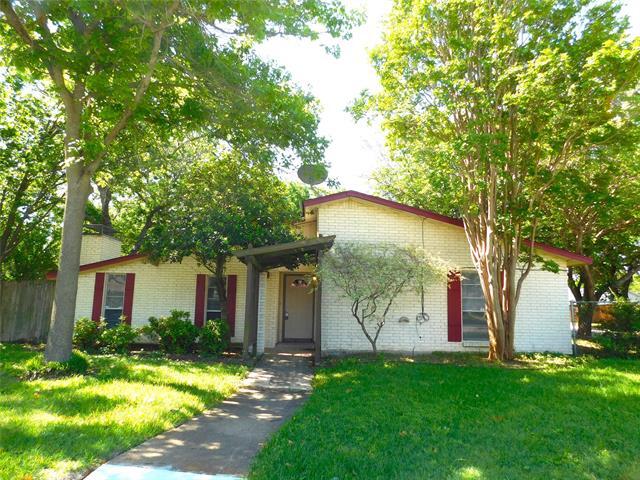 Foto principal - 2200 Briarwood Dr