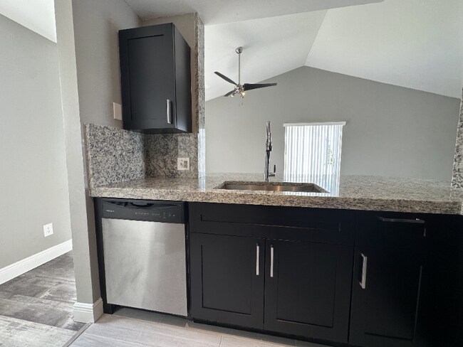 Foto del edificio - 3405 NW 44th St