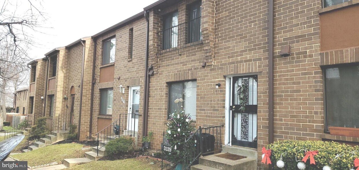 Primary Photo - 3131 Cherry Rd NE