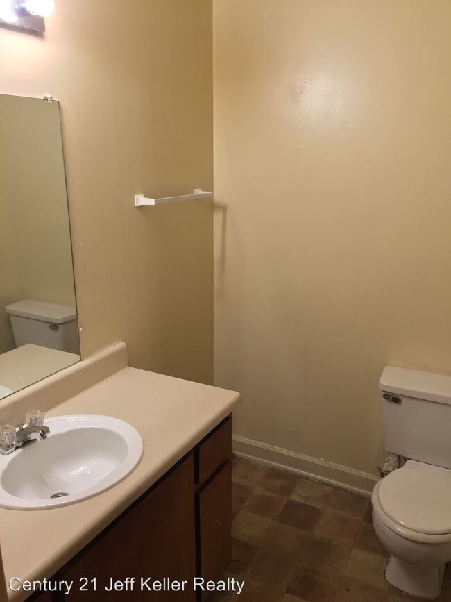 Building Photo - 3 br, 1.5 bath House - 2830 Lumpkin Rd A