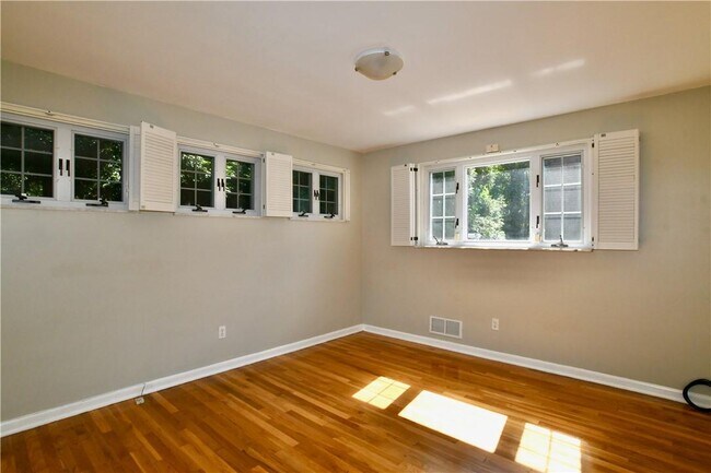 Building Photo - 7025 Penn Ave