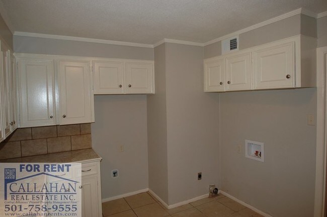 Building Photo - Little Rock 4 Bedroom