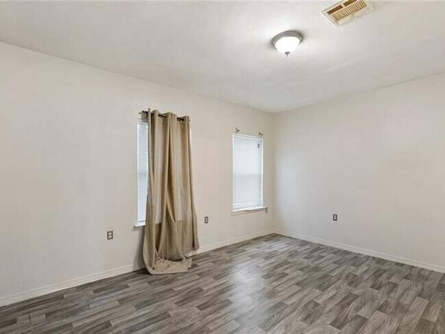 Building Photo - Modern 3BR/2BA Home in Hoffman Triangle