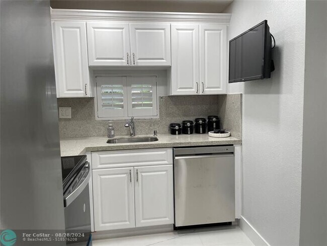 Foto del edificio - 9420 S Hollybrook Lake Dr