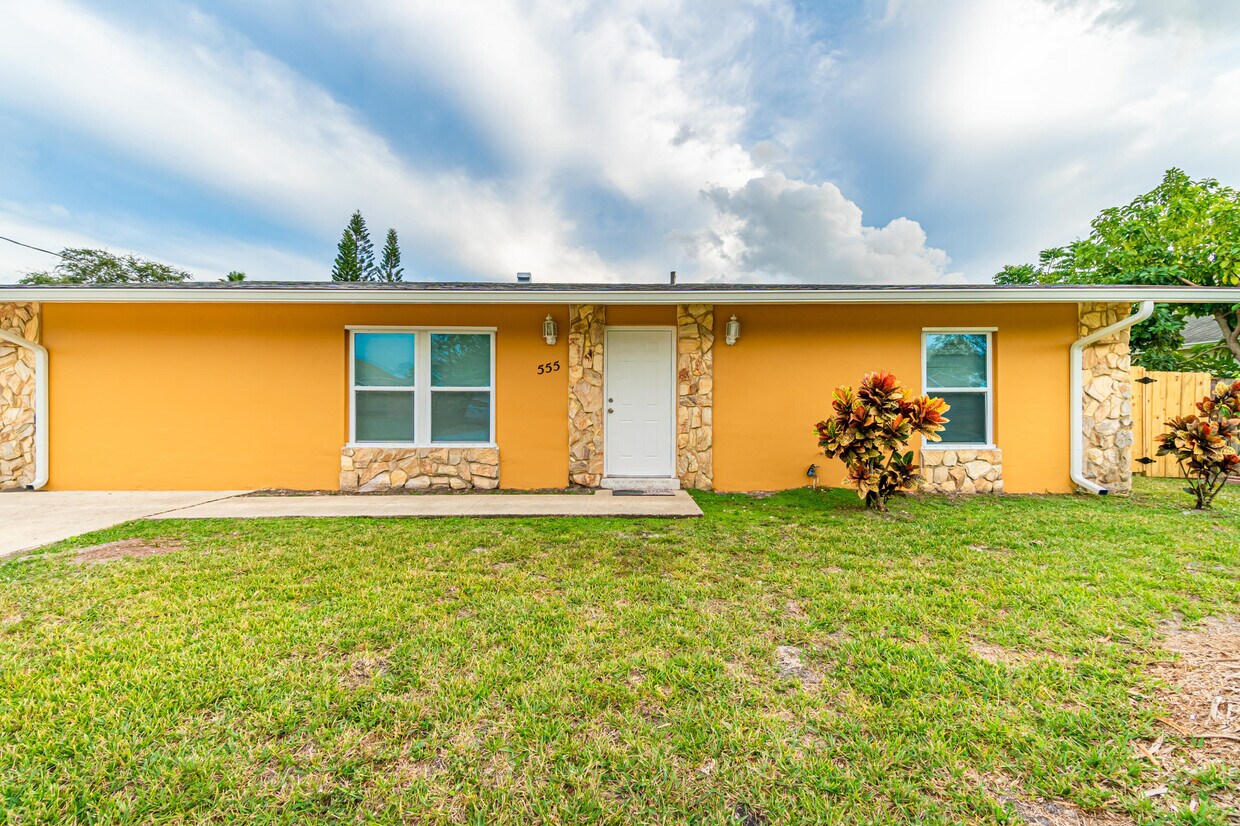 555 NW Twylite Terrace 1 Port Saint Lucie House for Rent in Port