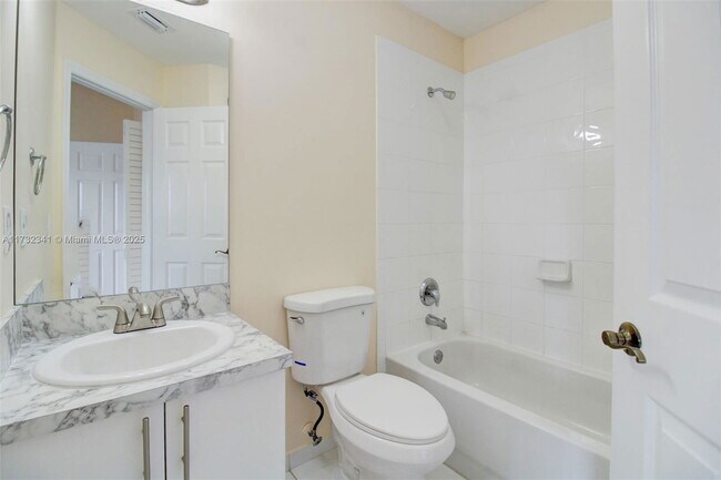 Foto del edificio - 2205 SE 23rd Rd