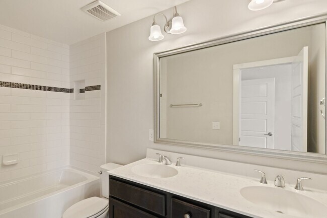 Foto del edificio - 2801 Wilshire Hill Dr