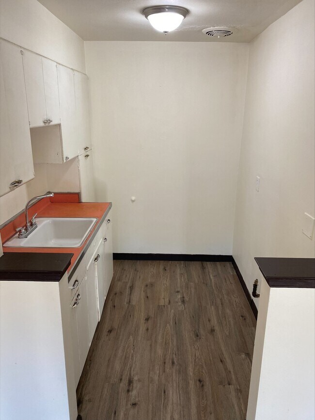 Foto del edificio - 4136 N Green Bay Ave