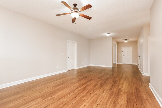 Building Photo - 4867 Beryl Dr