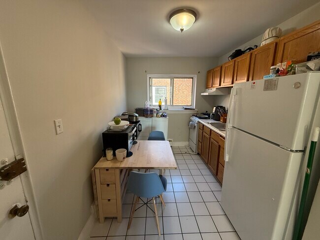 *Pictures are representative samples of the advertised unit. In some cases, the actual units you tou - 41 Selkirk Rd